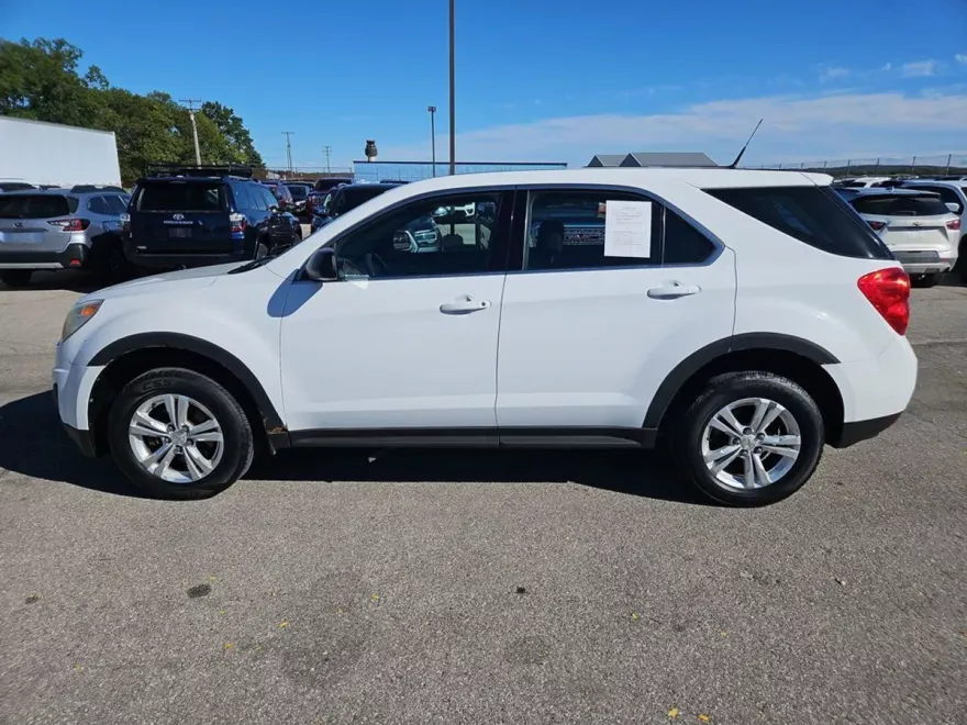 2011 Chevrolet Equinox LS photo 1