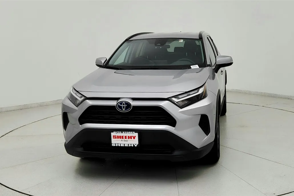 2023 Toyota RAV4 Hybrid LE photo 1