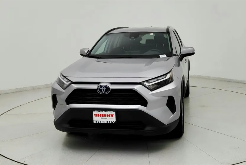2023 Toyota RAV4 Hybrid LE photo 1