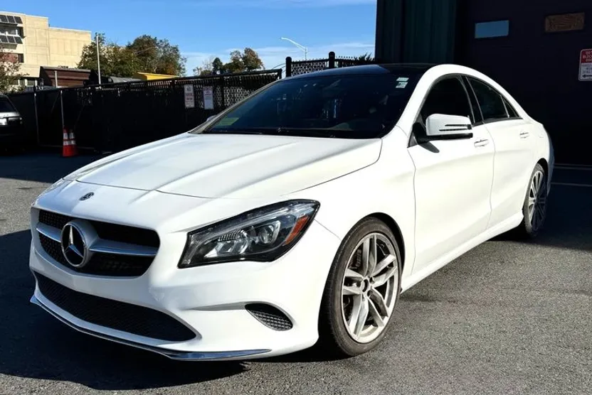 2018 Mercedes Benz CLA 250 4MATIC photo 1