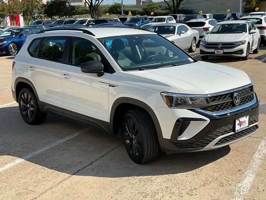 2024 Volkswagen Taos S photo 4
