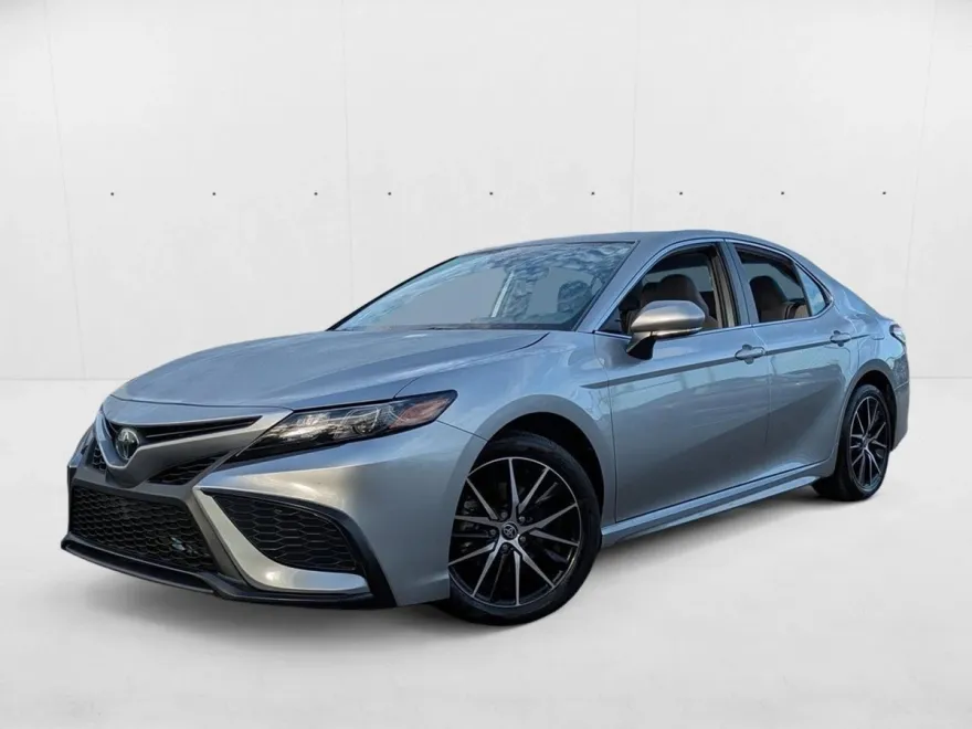 2024 Toyota Camry SE photo 1