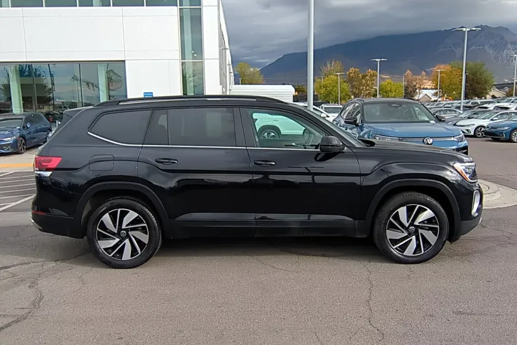 2024 Volkswagen Atlas SE Technology photo 1
