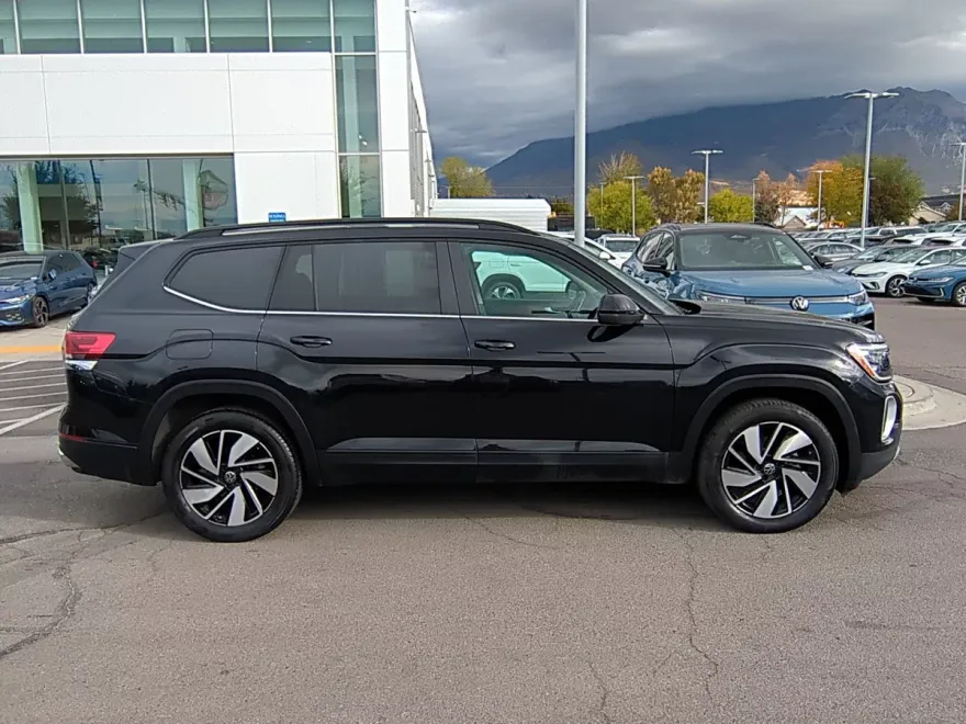 2024 Volkswagen Atlas SE Technology photo 1