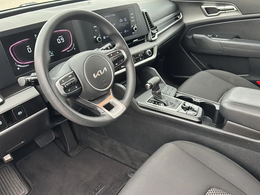2023 Kia Sportage LX photo 1