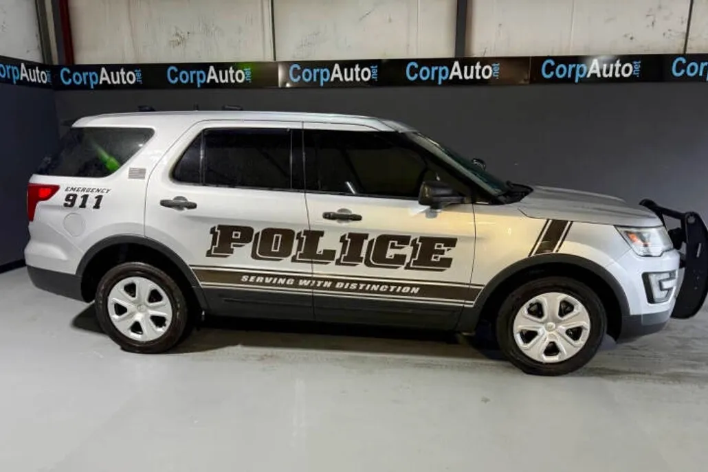 2017 Ford Explorer photo 1