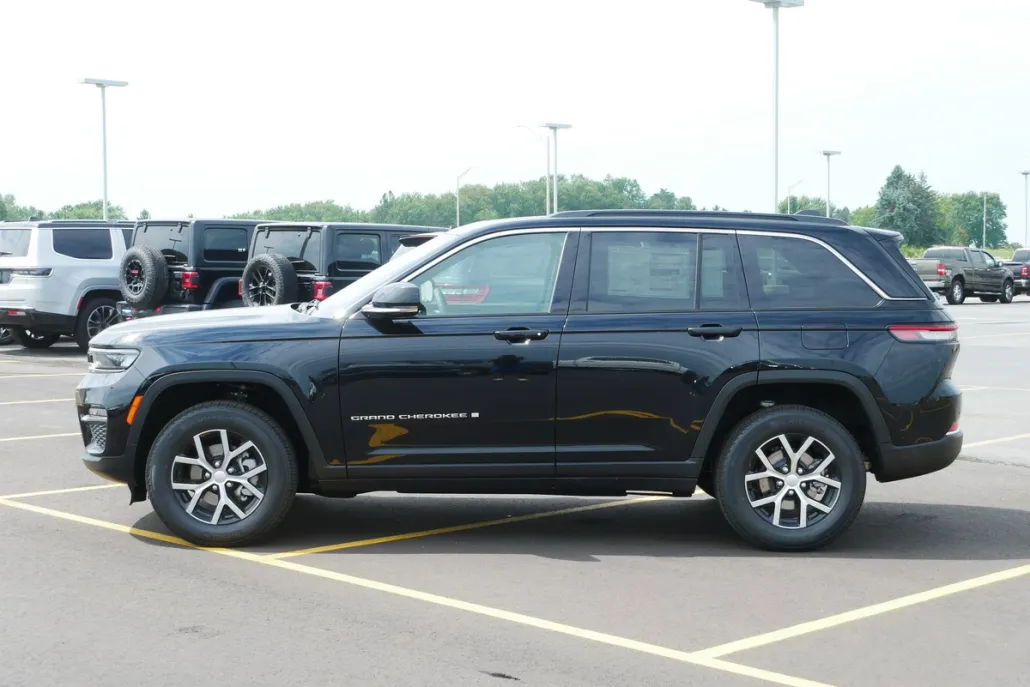 2025 Jeep Grand Cherokee Limited photo 1