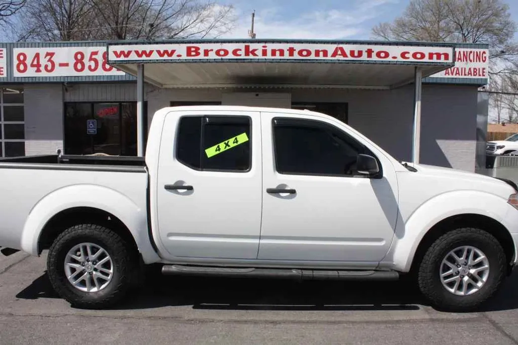 2015 Nissan Frontier S photo 1