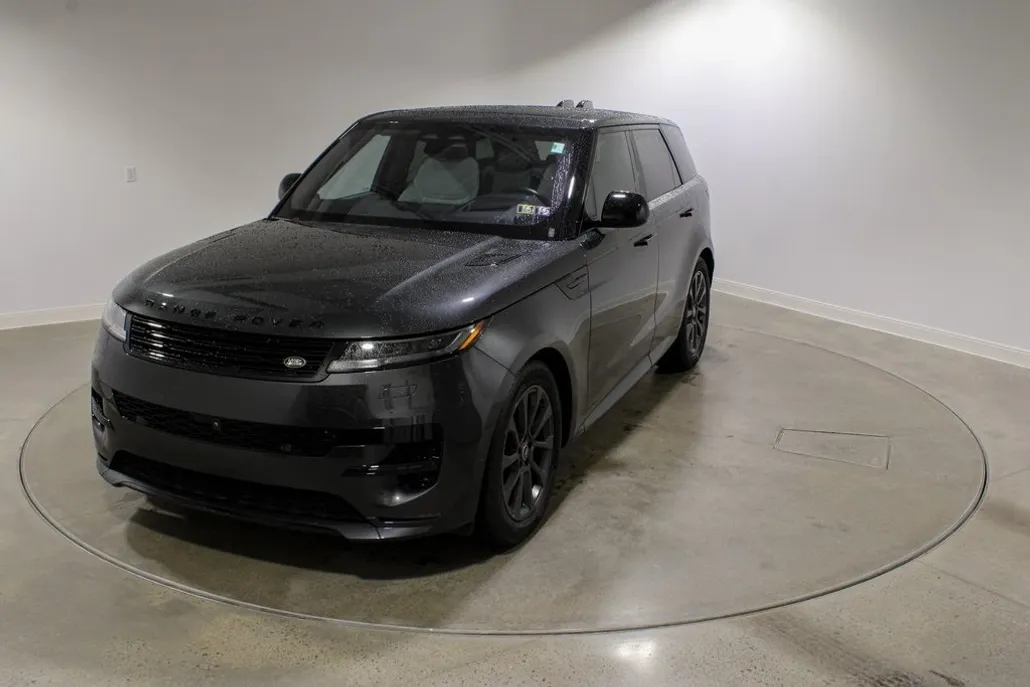 2023 Land Rover Range Rover Sport SE photo 1