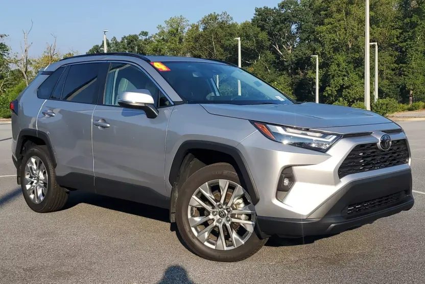 2024 Toyota RAV4 XLE Premium photo 1