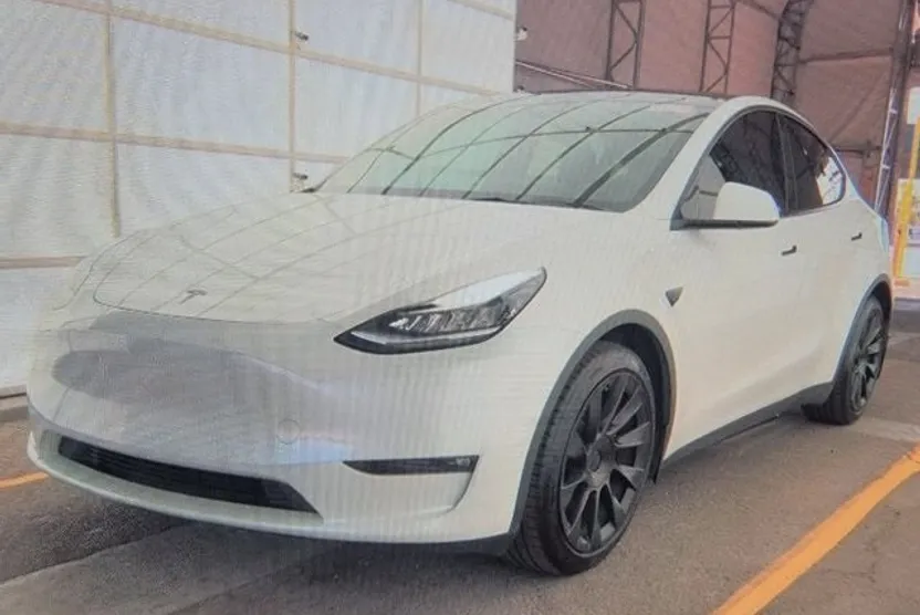 2021 Tesla Model Y Long Range photo 1