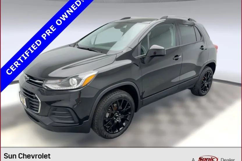 2022 Chevrolet Trax LT photo 1