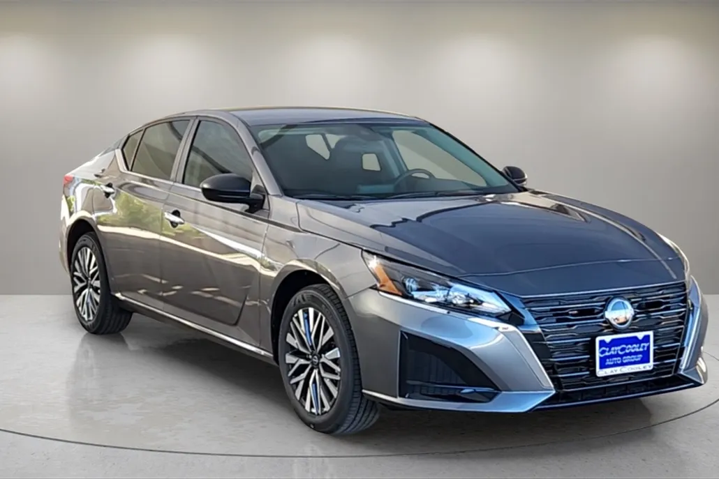 2025 Nissan Altima 2.5 SV photo 1