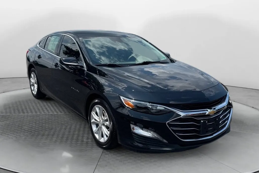 2023 Chevrolet Malibu 1LT photo 1