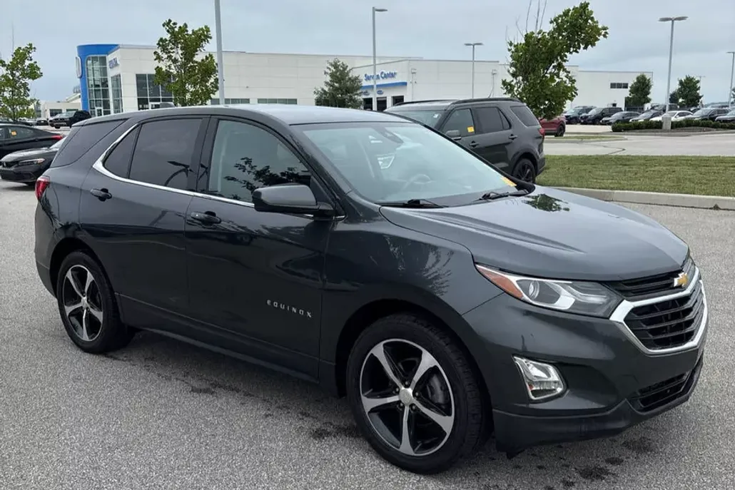 2020 Chevrolet Equinox LT photo 1