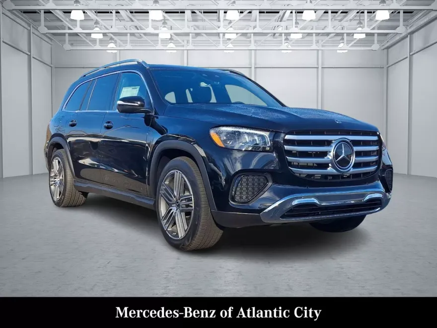 2025 Mercedes Benz GLS 450 4MATIC photo 1