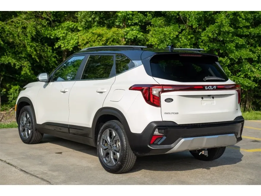 2024 Kia Seltos S photo 7