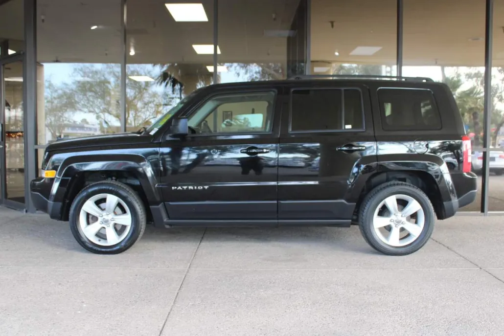 2016 Jeep Patriot Latitude photo 1