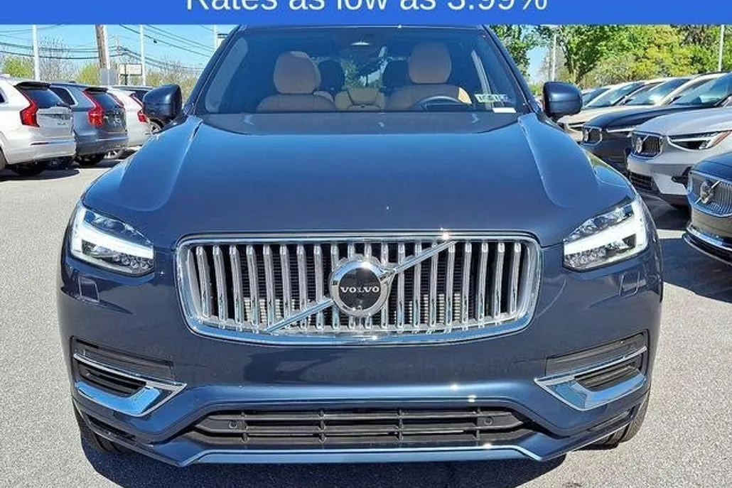 2025 Volvo XC90 T8 AWD photo 1