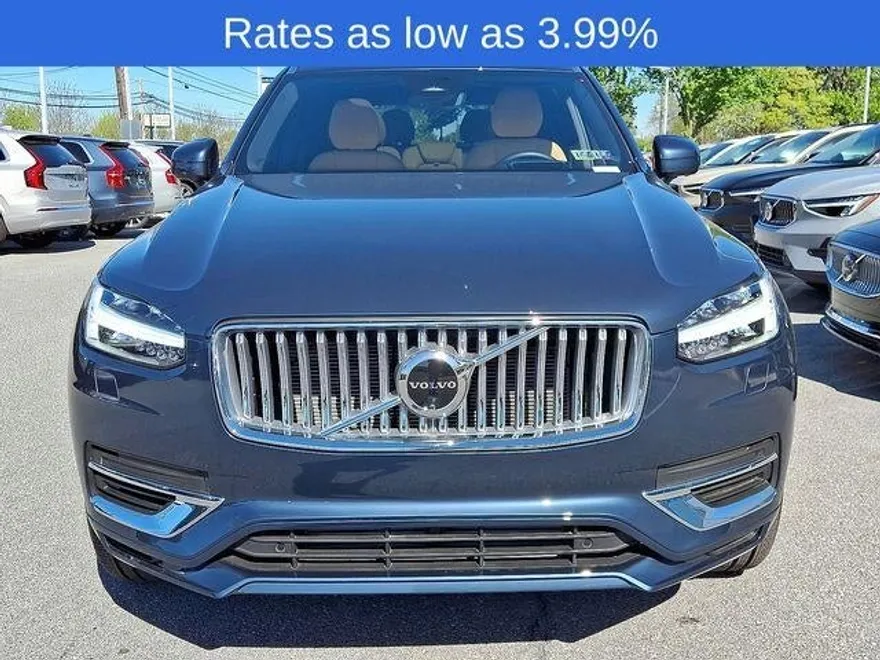 2025 Volvo XC90 T8 AWD photo 1
