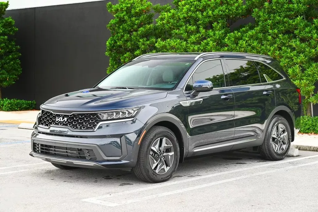 2022 Kia Sorento Hybrid S photo 1