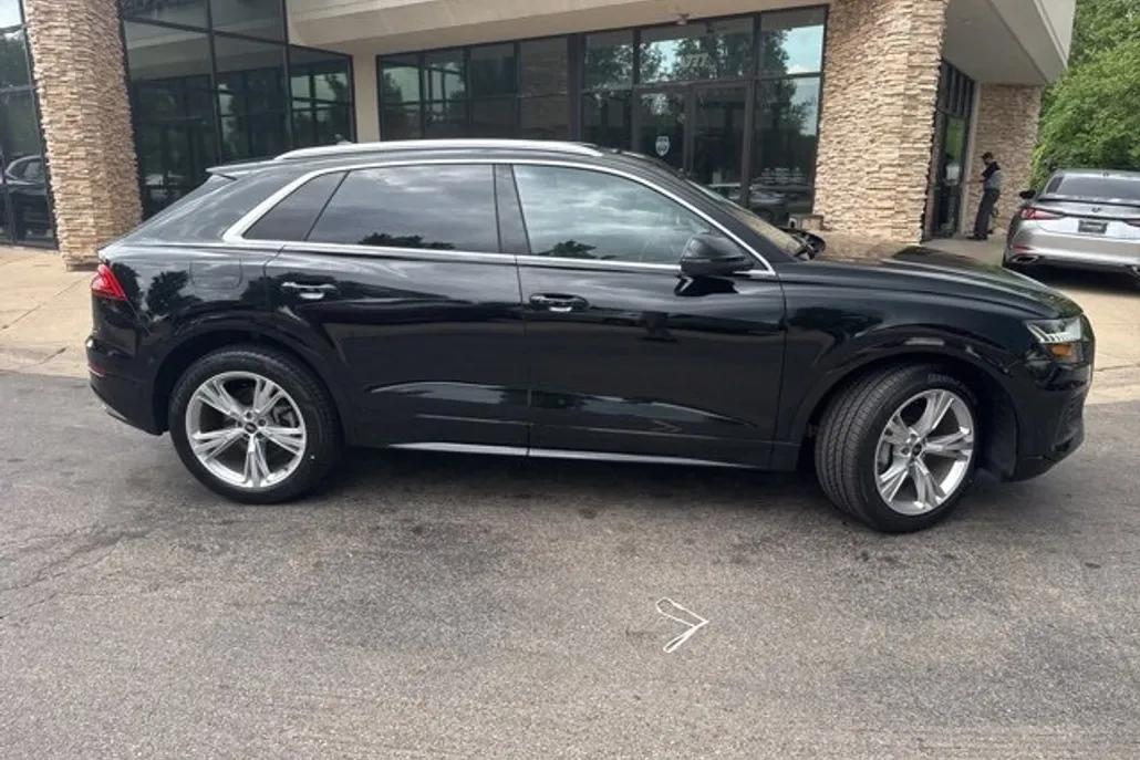 2021 Audi Q8 55 Premium photo 1