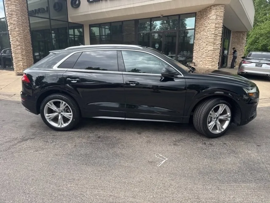 2021 Audi Q8 55 Premium photo 1