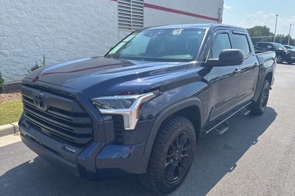 2022 Toyota Tundra SR5 photo 1