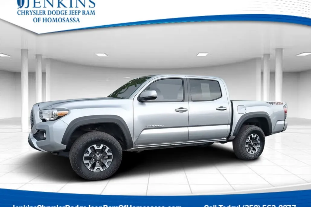 2023 Toyota Tacoma TRD Off-Road V6 4x4 photo 1