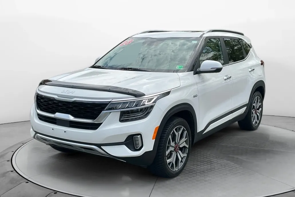 2023 Kia Seltos SX photo 1