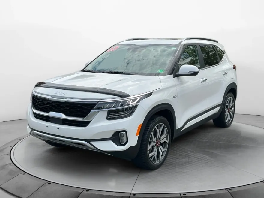 2023 Kia Seltos SX photo 1