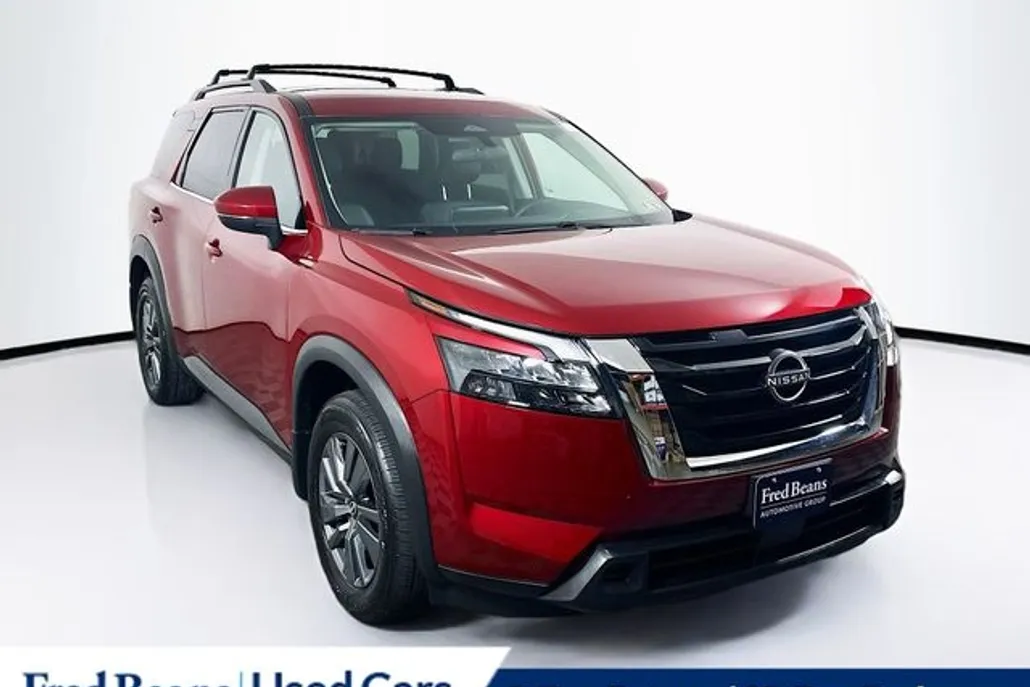 2023 Nissan Pathfinder SV photo 1