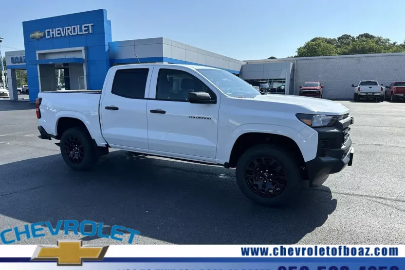 2025 Chevrolet Colorado LT photo 1