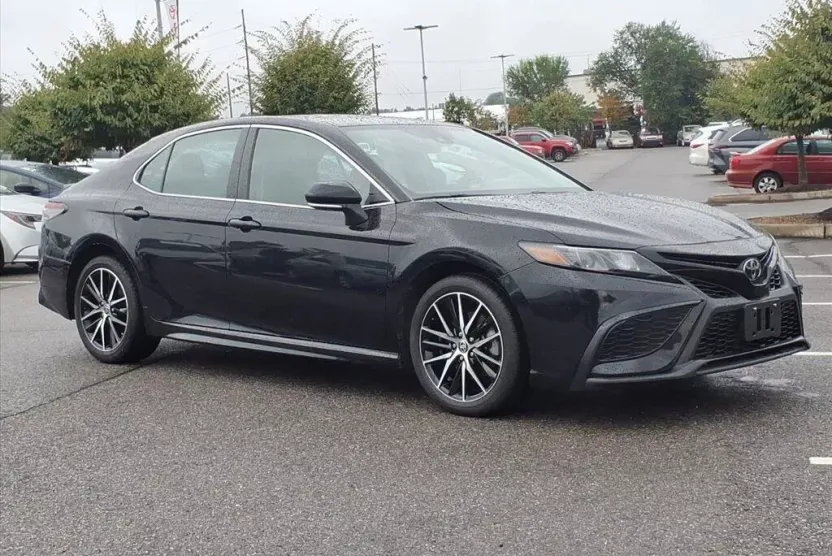 2024 Toyota Camry SE photo 1
