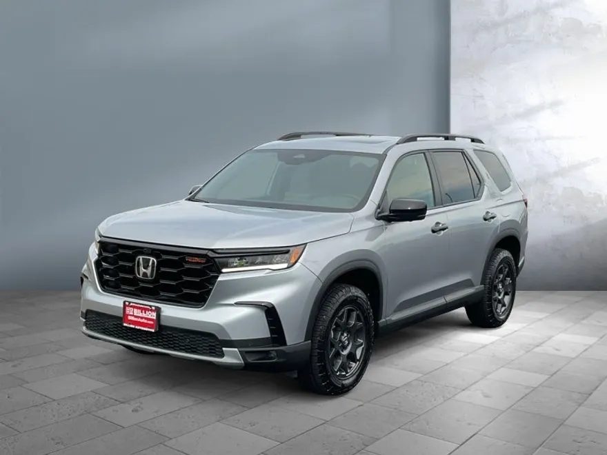 2025 Honda Pilot TrailSport photo 1
