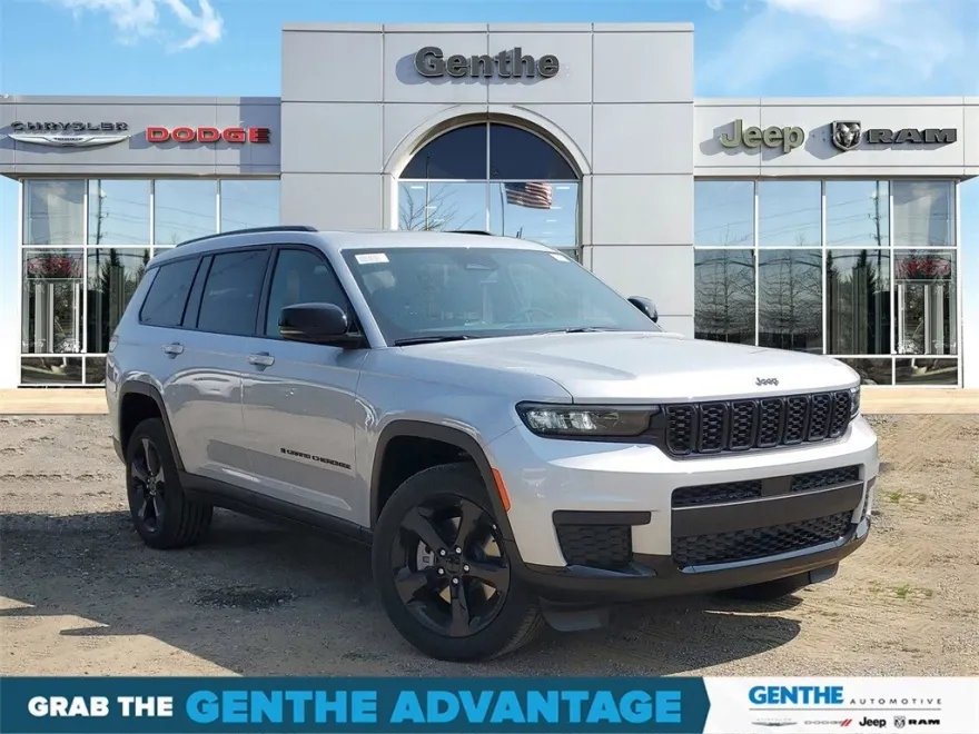 2024 Jeep Grand Cherokee Laredo Altitude X photo 1