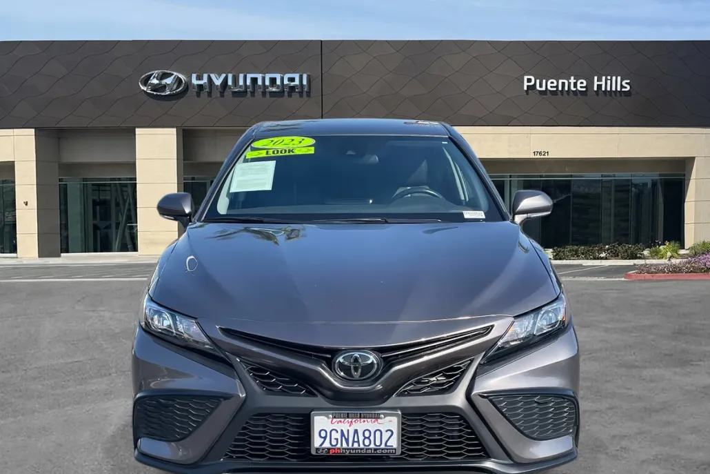 2023 Toyota Camry SE photo 1