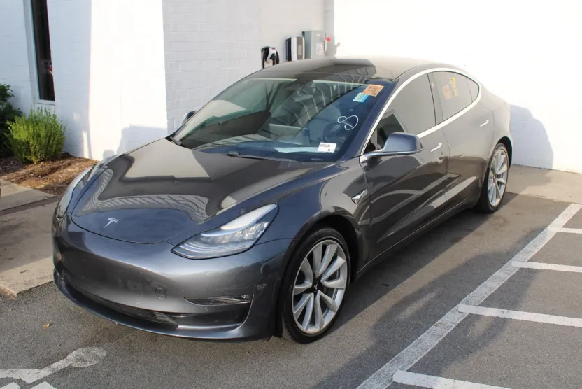 2018 Tesla Model 3 Long Range photo 1