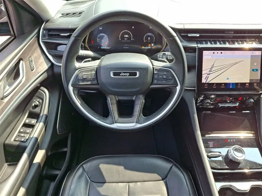 2022 Jeep Grand Cherokee Limited photo 1