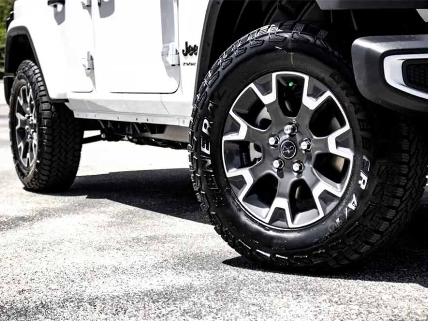 2025 Jeep Wrangler Sahara photo 1
