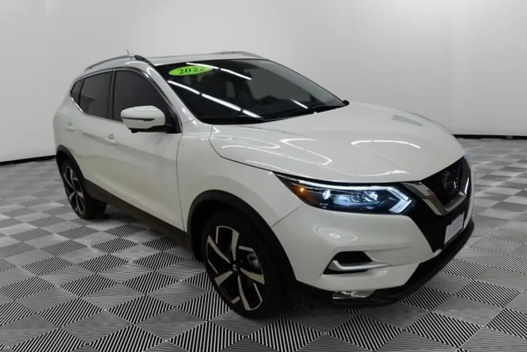 2022 Nissan Rogue Sport SL photo 1