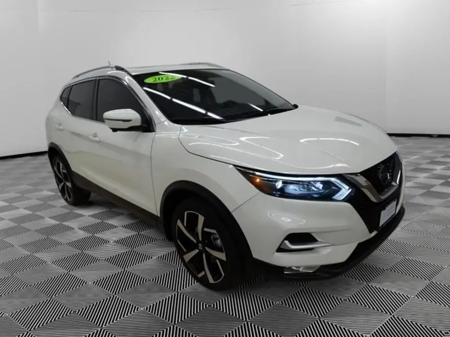 2022 Nissan Rogue Sport SL photo 1