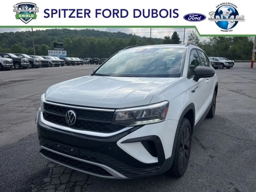 2022 Volkswagen Taos S photo 1