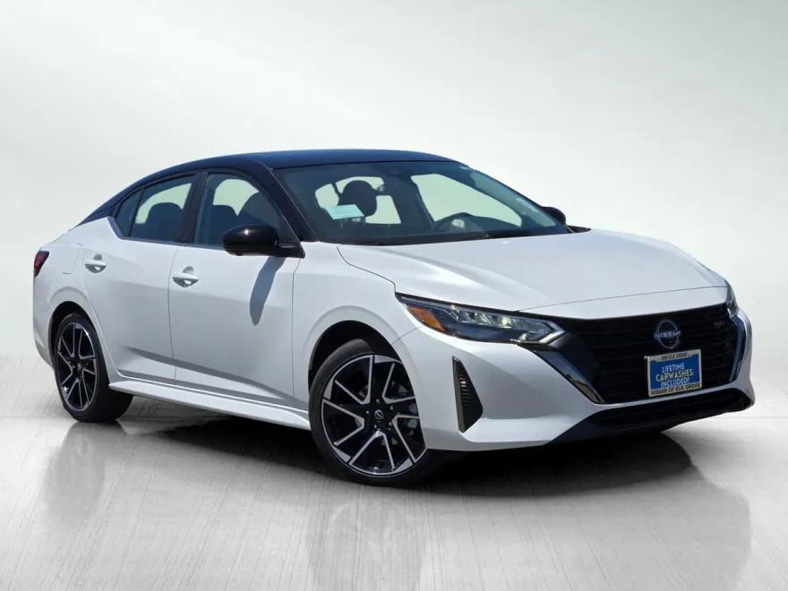 2025 Nissan Sentra SR photo 1