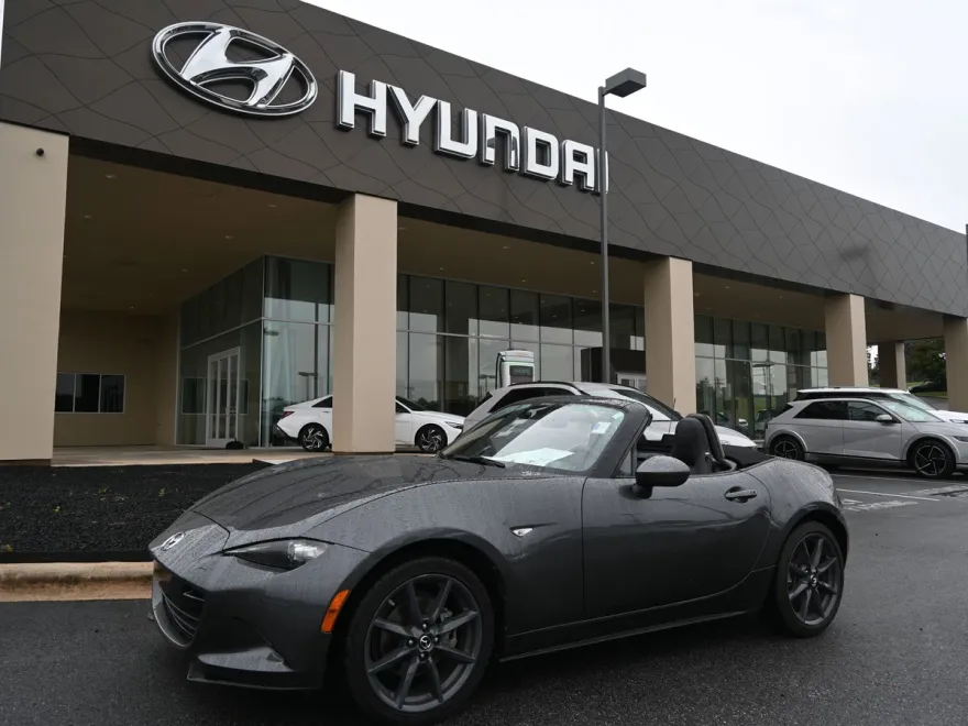 2019 Mazda MX-5 Miata Grand Touring photo 1