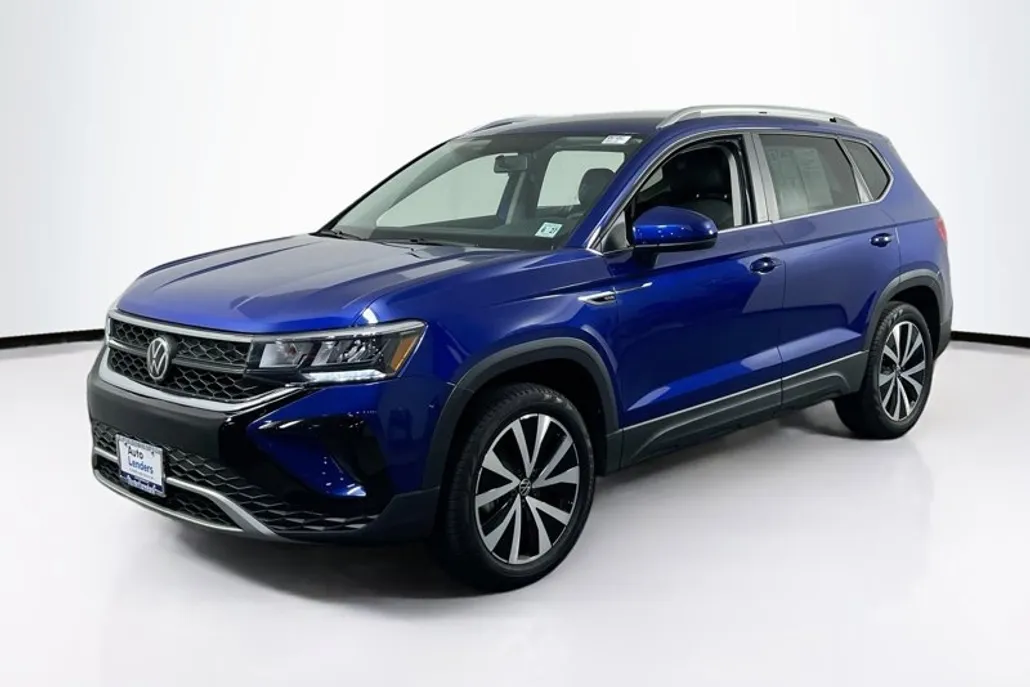 2022 Volkswagen Taos SE photo 1