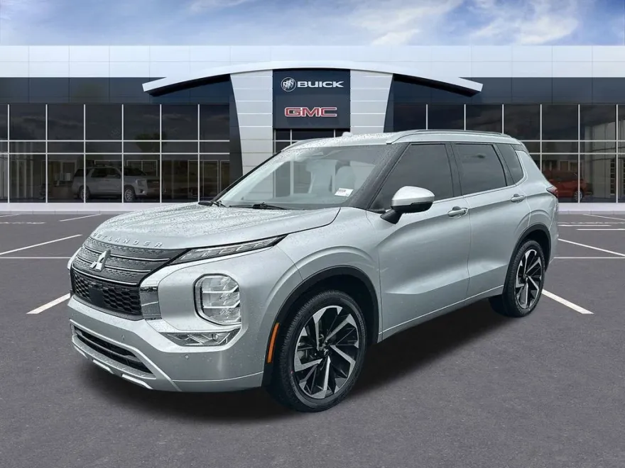 2022 Mitsubishi Outlander SEL photo 1