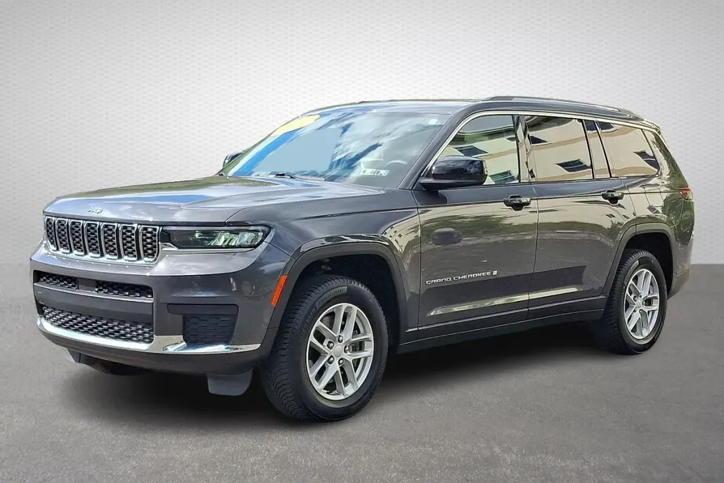 2022 Jeep Grand Cherokee Laredo photo 1