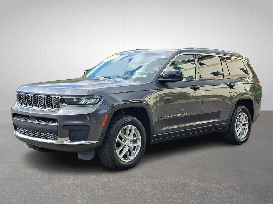 2022 Jeep Grand Cherokee Laredo photo 1