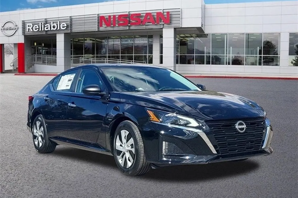 2025 Nissan Altima S photo 1